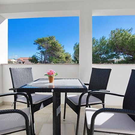 Apartments Mica فرسي المظهر الخارجي الصورة