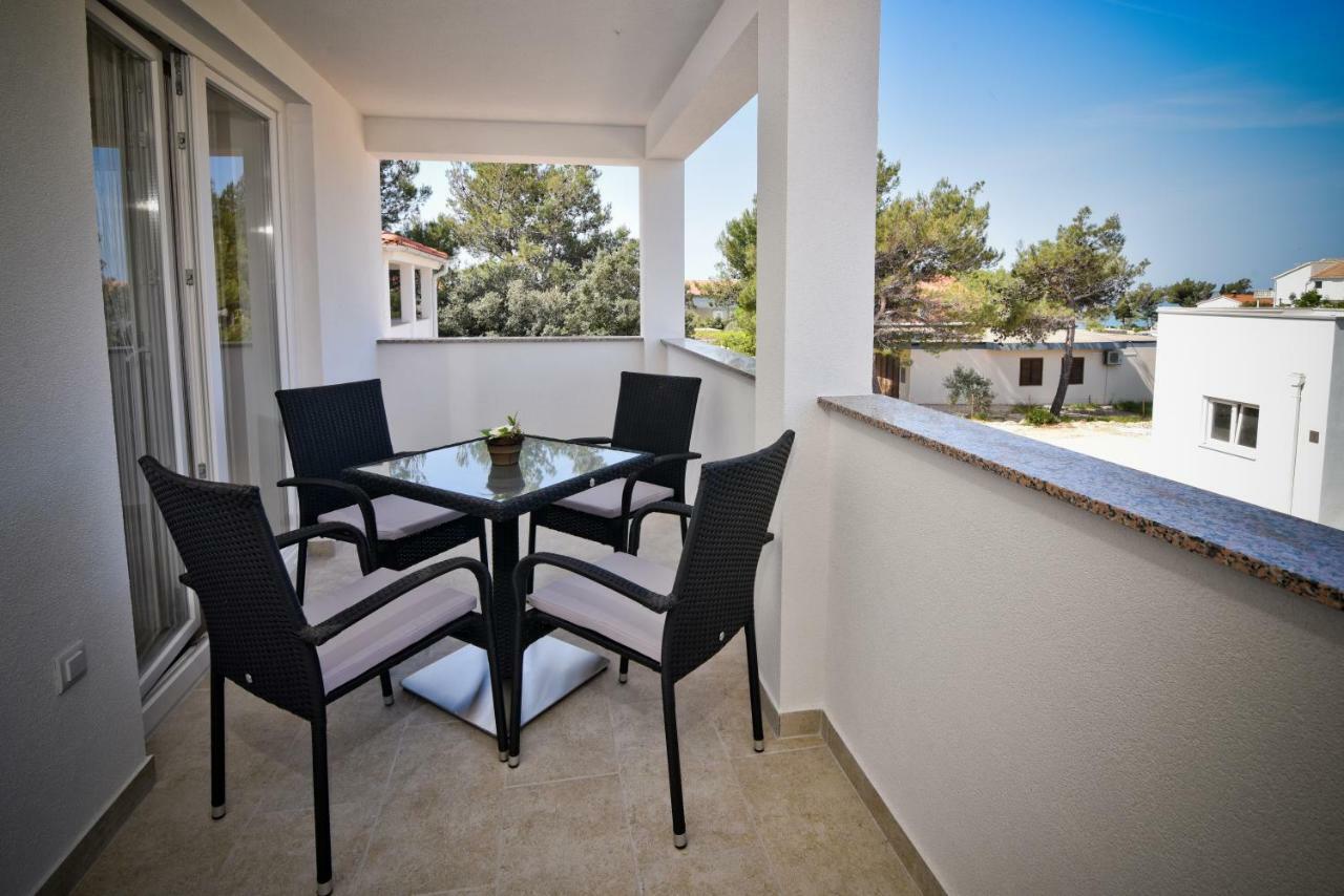 Apartments Mica فرسي المظهر الخارجي الصورة