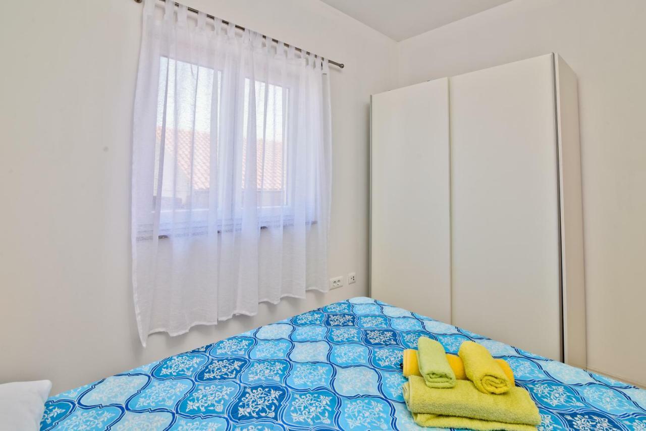 Apartments Mica فرسي المظهر الخارجي الصورة