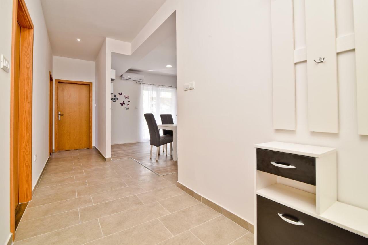 Apartments Mica فرسي المظهر الخارجي الصورة