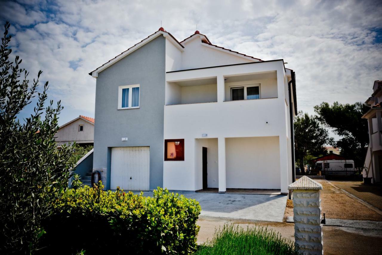 Apartments Mica فرسي المظهر الخارجي الصورة