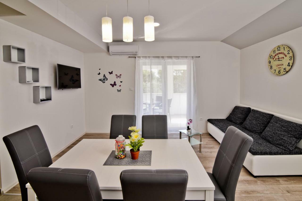 Apartments Mica فرسي المظهر الخارجي الصورة