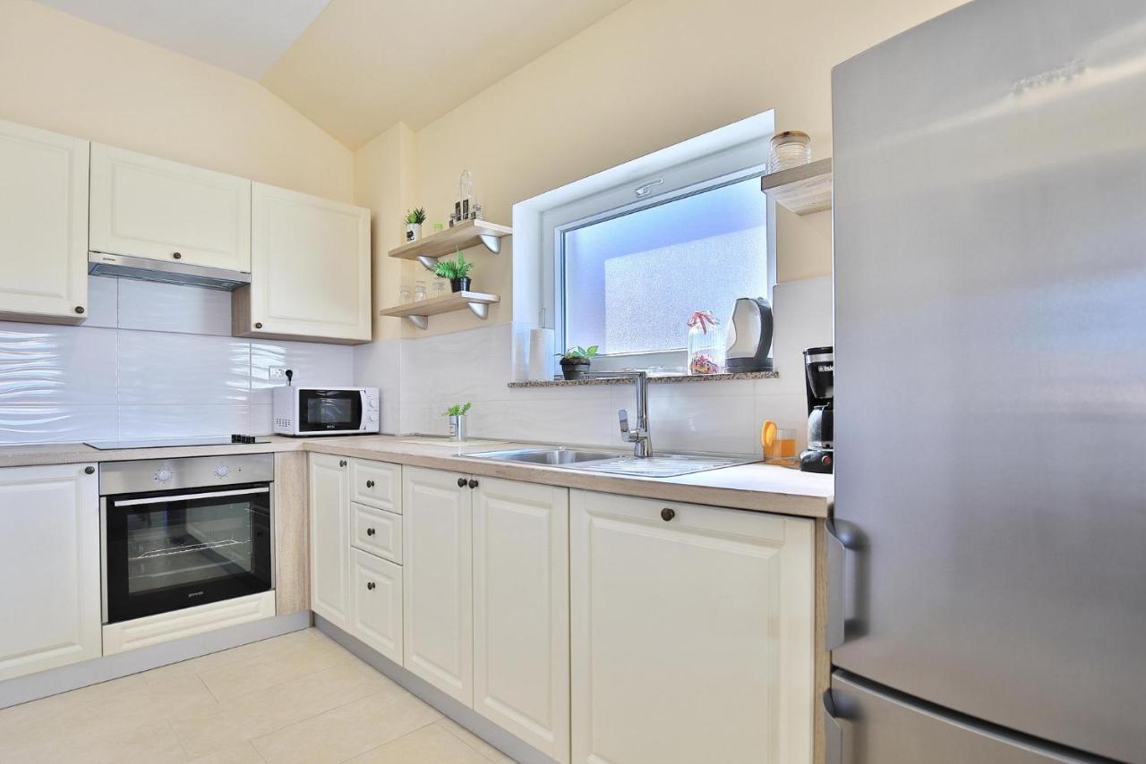 Apartments Mica فرسي المظهر الخارجي الصورة