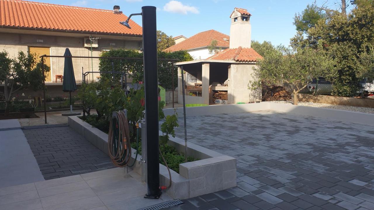 Apartments Mica فرسي المظهر الخارجي الصورة