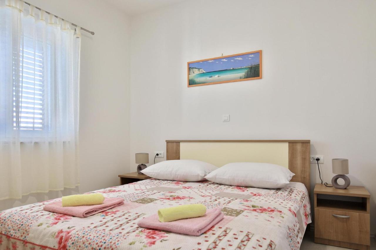 Apartments Mica فرسي المظهر الخارجي الصورة